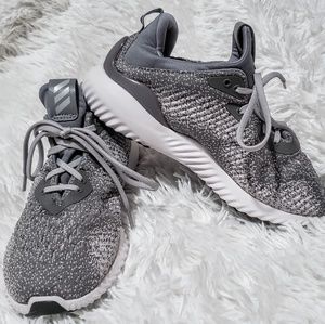 Adidas alphabounce